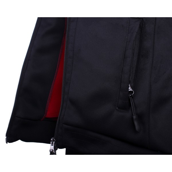 Fleece Leslie, Qhp Sporttinen takki, jossa on pehmeä fleece sisäosa kontrastivärinä punainen. Varustettu vetoketjutaskuilla,